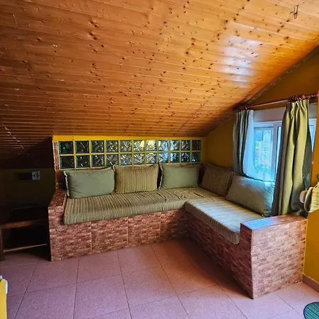 Rural Labriega Del Hueznar *